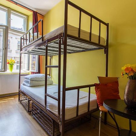 Let'S Rock Party Hostel! Age Limit From 18 Until 40! Kraków Rum bild
