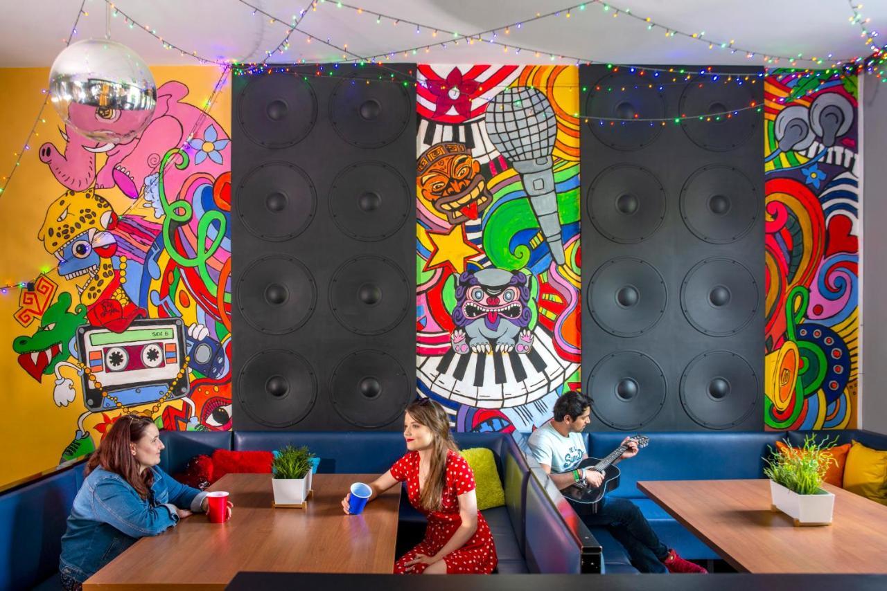 Let'S Rock Party Hostel! Age Limit From 18 Until 40! Kraków Exteriör bild