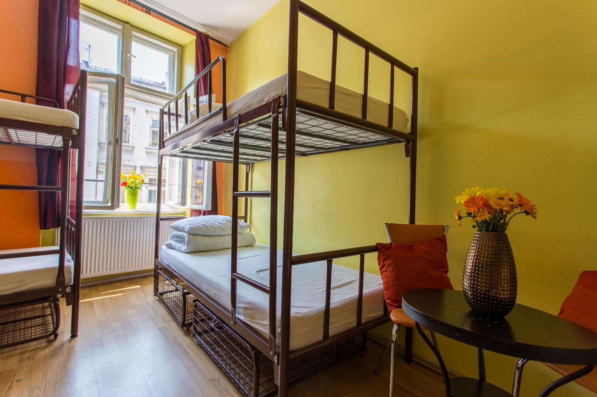 Let'S Rock Party Hostel! Age Limit From 18 Until 40! Kraków Rum bild