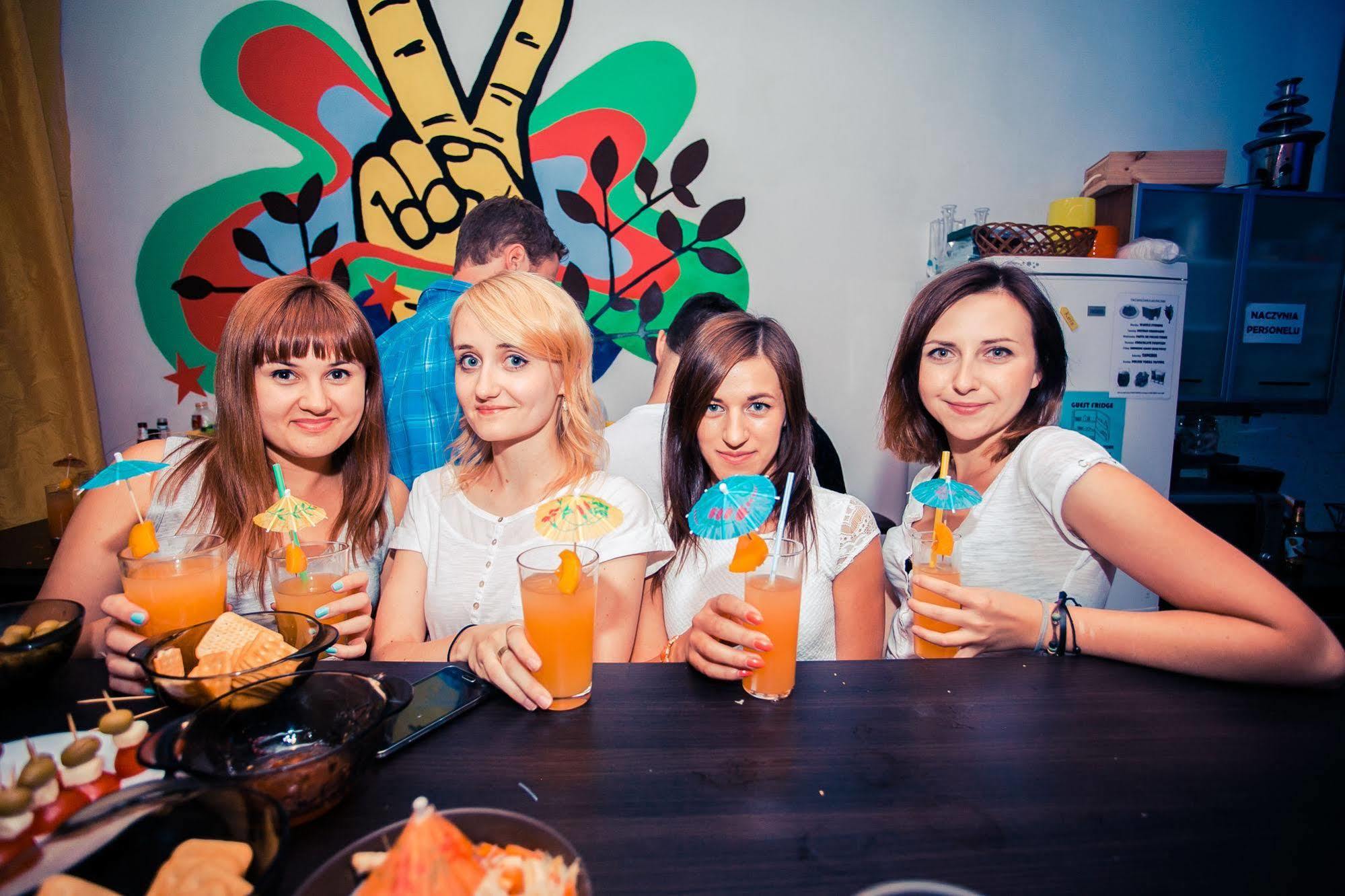 Let'S Rock Party Hostel! Age Limit From 18 Until 40! Kraków Exteriör bild